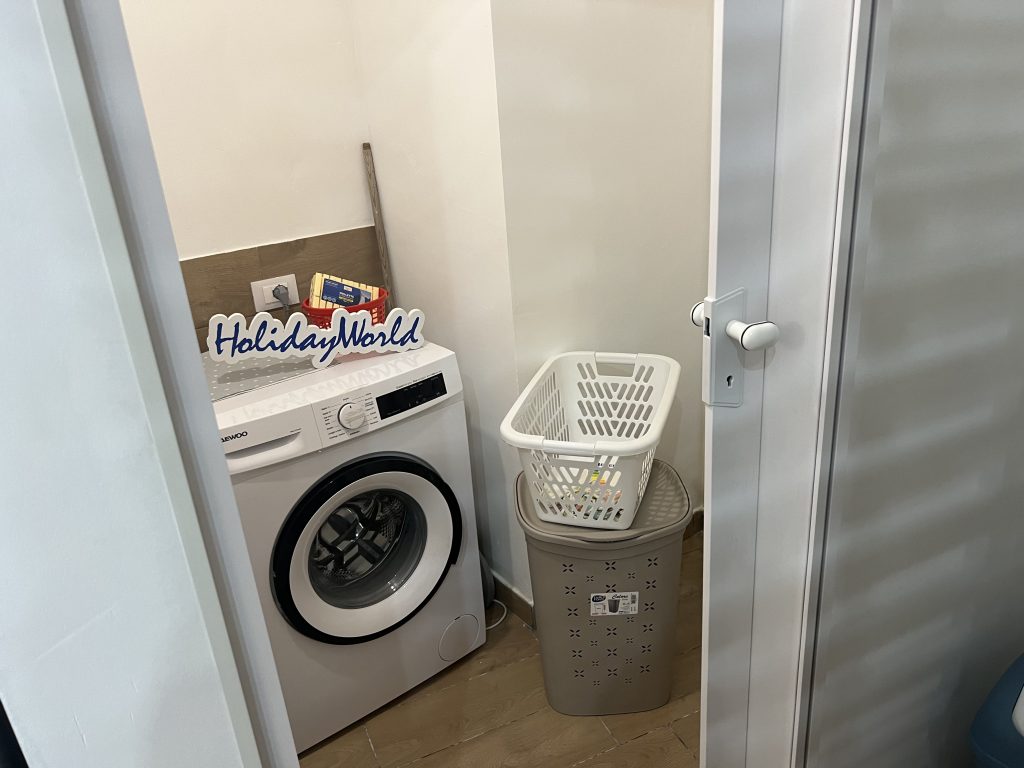 Holiday World | ISI11503 - Porta Nuova In Bed - Palermo - Sicilia - Holiday  World